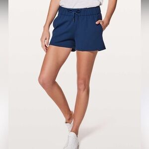 Lululemon On The Fly Short *2.5" In Onyx Blue Size 8